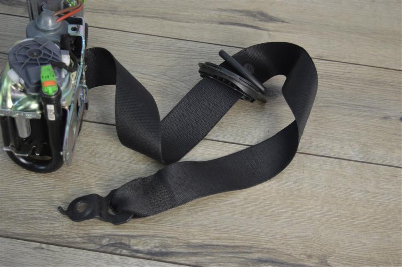 Ремень безопасности, 2000 рублей, Москва