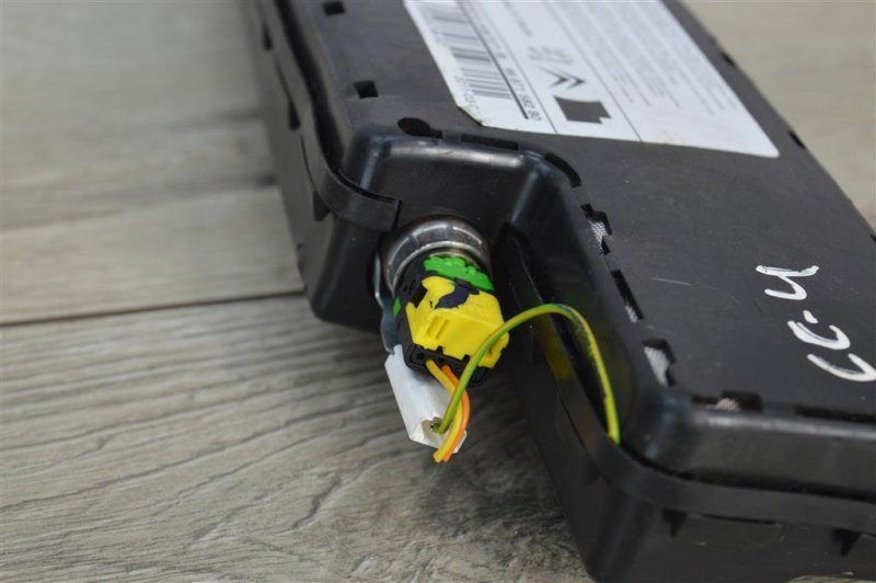 Подушка безопасности в сиденье, 2000 рублей, Москва