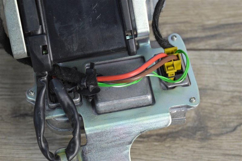 Ремень безопасности, 2000 рублей, Москва