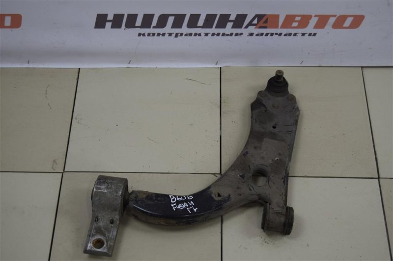 Рычаг передний нижний, 1500 рублей, Севастополь