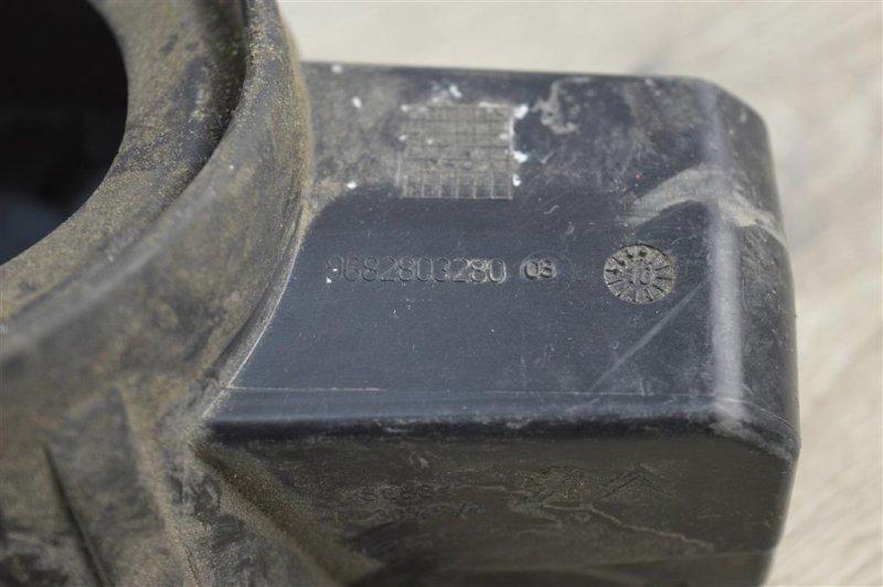 Лючок топливного бака, 500 рублей, Москва