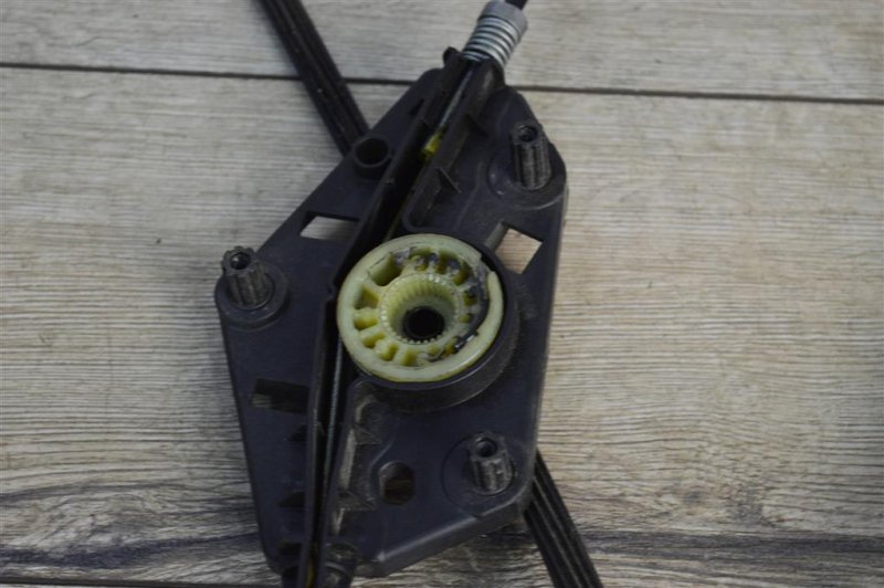 Стеклоподъемник, 1000 рублей, Москва