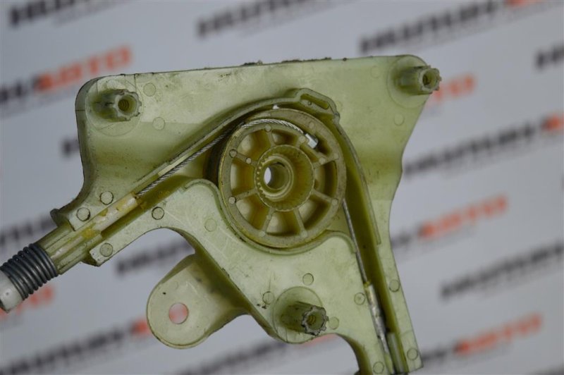 Стеклоподъемник, 1000 рублей, Москва