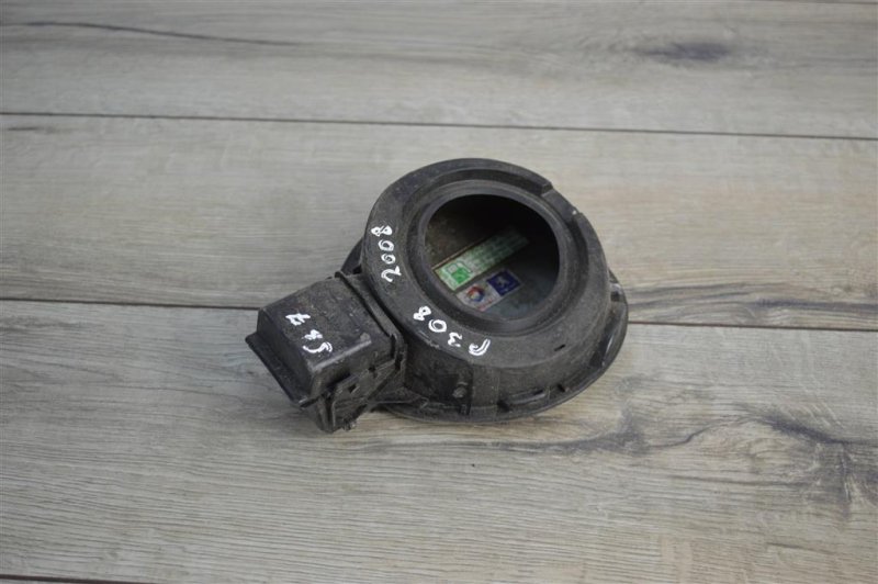 Лючок топливного бака, 500 рублей, Москва