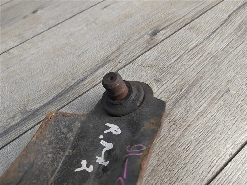 Рычаг передний нижний, 1000 рублей, Москва