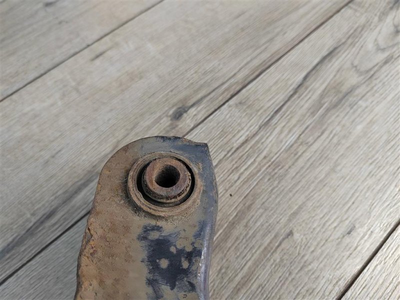 Рычаг задней подвески под пружину, 1000 рублей, Москва