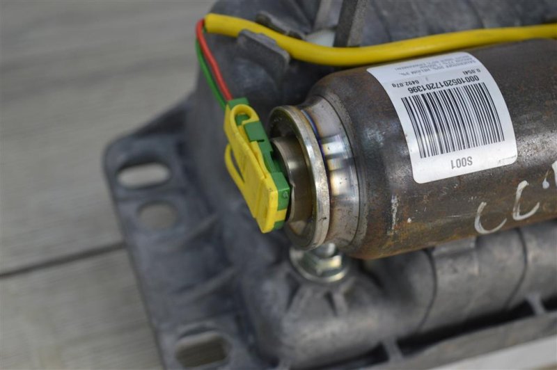 Подушка безопасности в торпедо, 1800 рублей, Москва