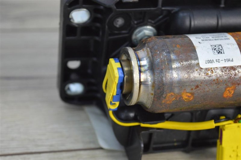 Подушка безопасности в торпедо, 2000 рублей, Москва