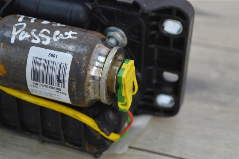 Подушка безопасности в торпедо, 2000 рублей, Москва