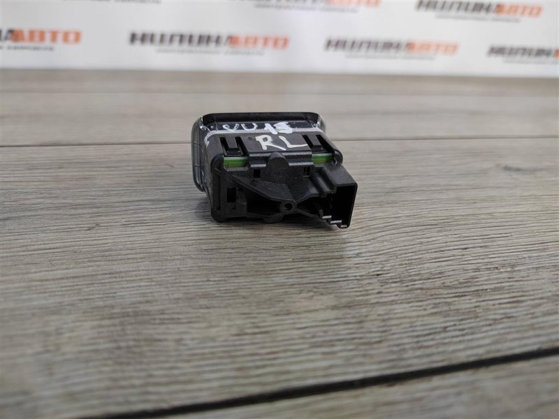 Кнопка стеклоподъемника, 500 рублей, Москва