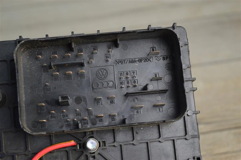 Блок предохранителей под капот, 1000 рублей, Москва