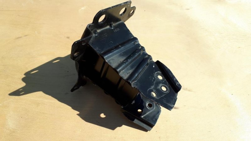 Кронштейн усилителя бампера, 700 рублей, Москва