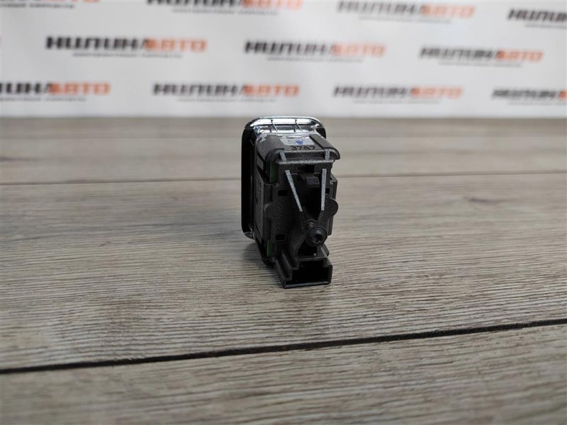 Кнопка стеклоподъемника, 500 рублей, Москва