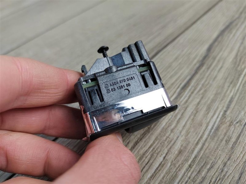 Кнопка стеклоподъемника, 500 рублей, Москва