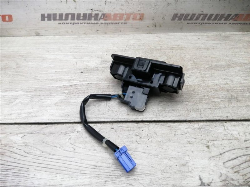 Кнопка открывания багажника, 1400 рублей, Севастополь