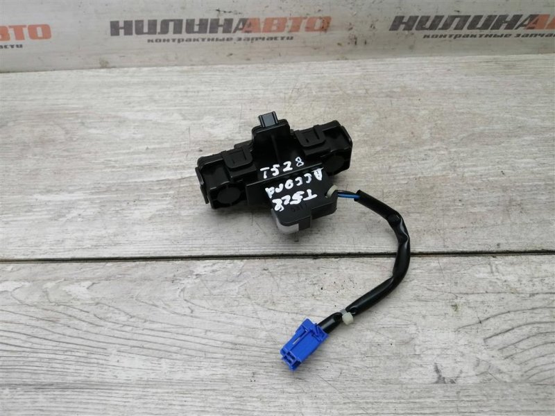 Кнопка открывания багажника, 1400 рублей, Севастополь