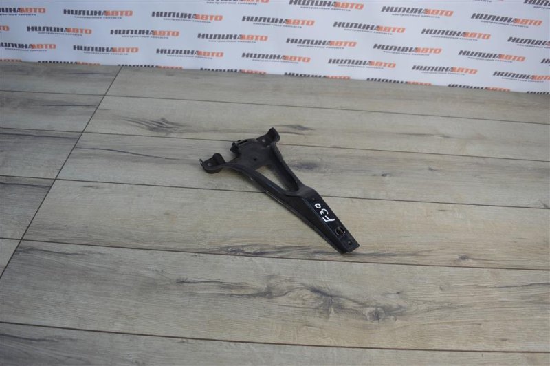 Кронштейн замка капота, 400 рублей, Москва