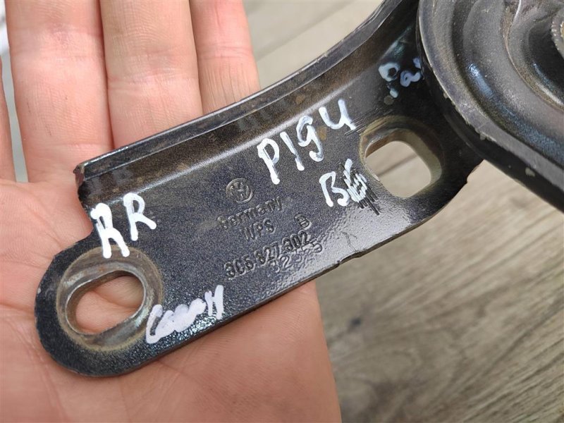 Петля крышки багажника, 500 рублей, Москва