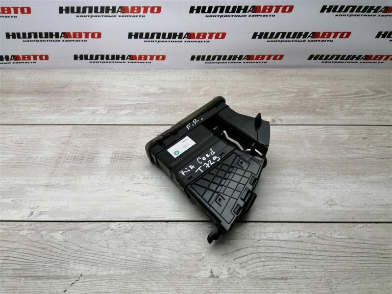 Дефлектор в торпедо центральный, 1000 рублей, Севастополь