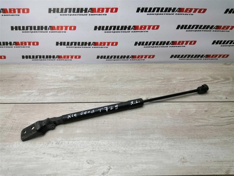 Амортизатор крышки багажника, 500 рублей, Севастополь