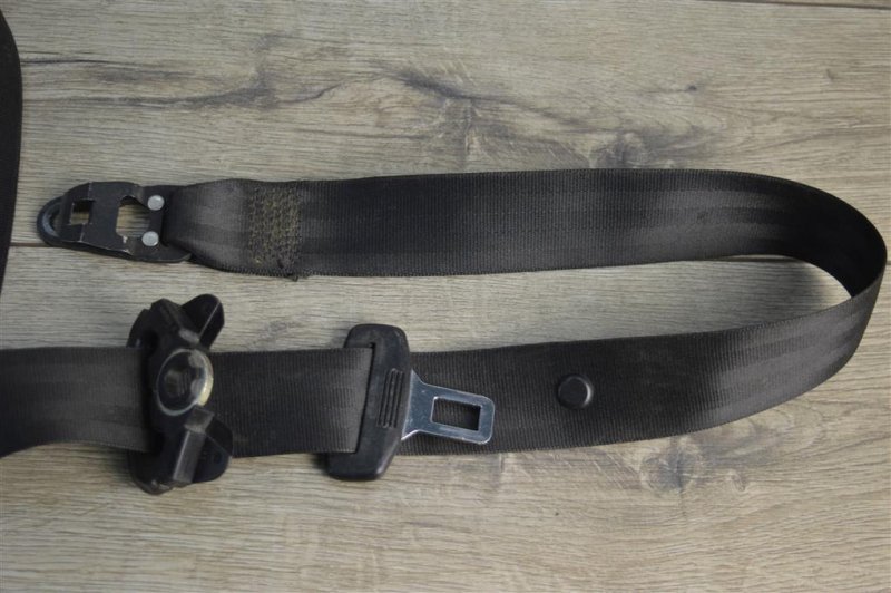 Ремень безопасности, 2000 рублей, Москва