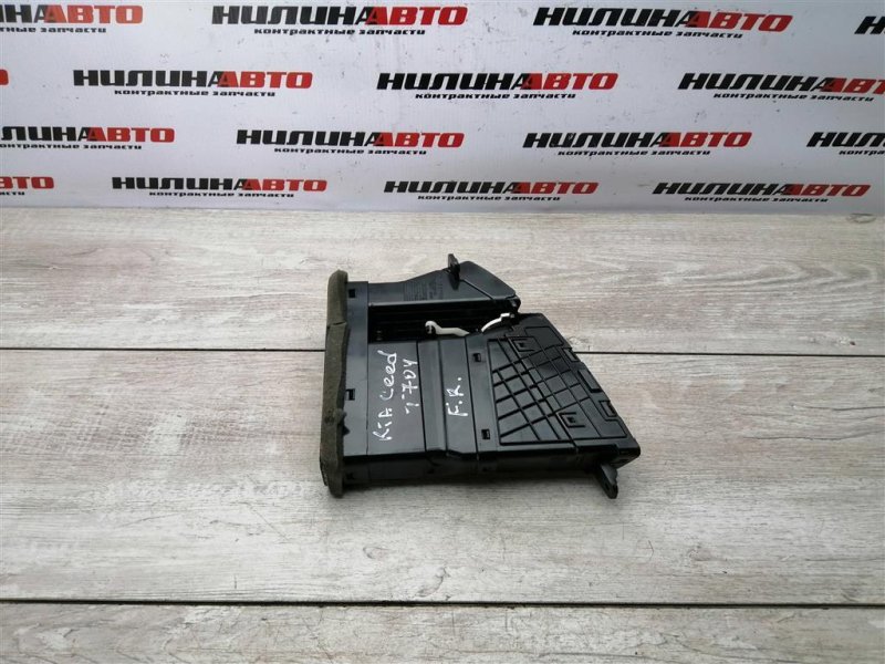 Дефлектор в торпедо центральный, 1000 рублей, Севастополь