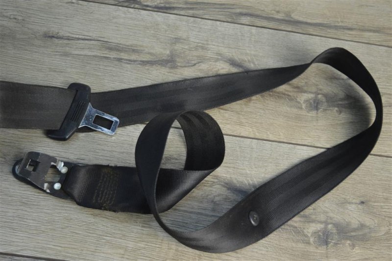 Ремень безопасности, 2000 рублей, Москва