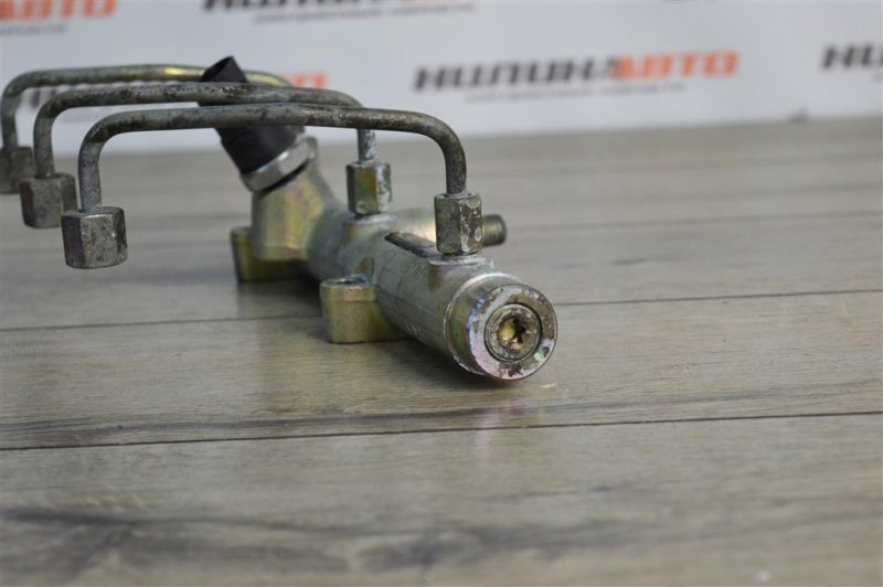 Рампа топливная, 2000 рублей, Москва