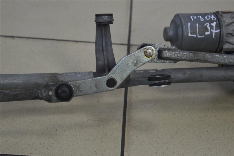 Трапеция стеклоочистителей, 2000 рублей, Москва