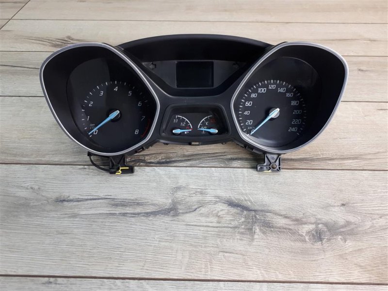 Панель приборов, 2000 рублей, Москва