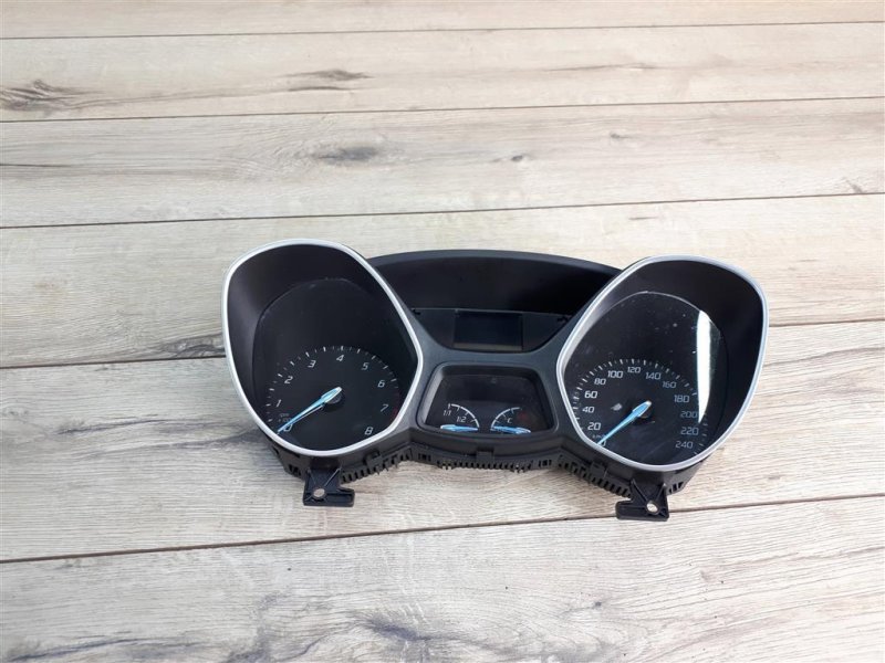 Панель приборов, 2000 рублей, Москва