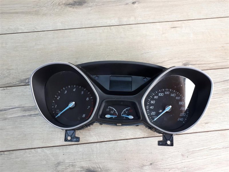 Панель приборов, 2000 рублей, Москва