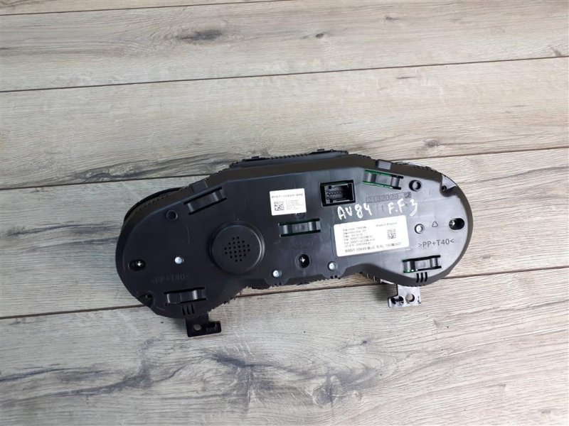 Панель приборов, 2000 рублей, Москва