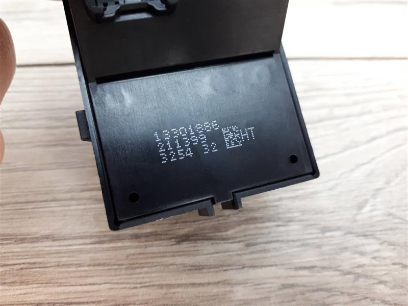 Кнопка стеклоподъемника, 200 рублей, Москва