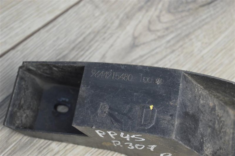 Кронштейн бампера, 1000 рублей, Москва