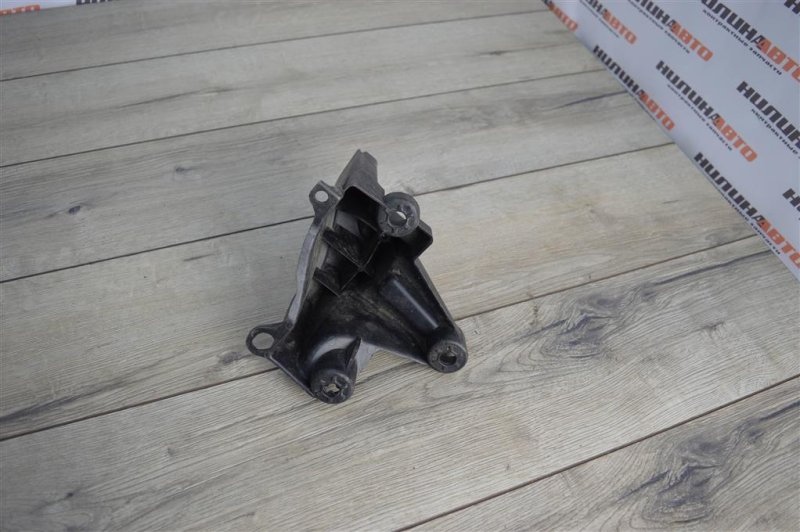 Кронштейн бампера, 500 рублей, Москва