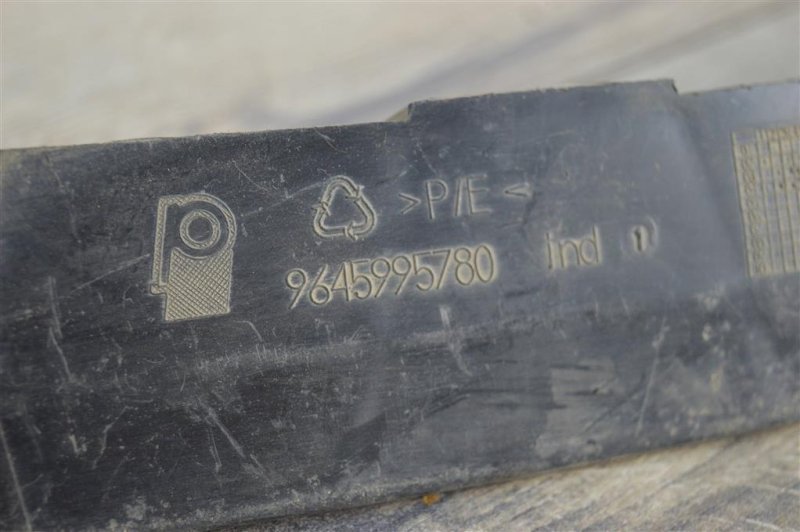 Кронштейн бампера центральный, 600 рублей, Москва