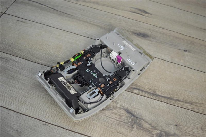 Плафон салона, 2000 рублей, Москва