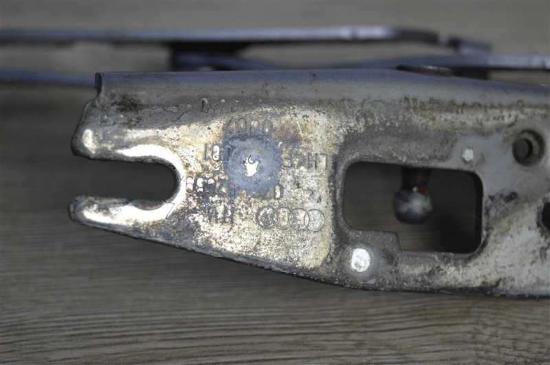 Петля крышки багажника, 500 рублей, Москва