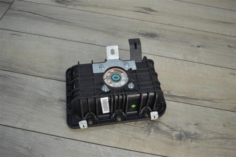 Подушка безопасности в торпедо, 3000 рублей, Москва