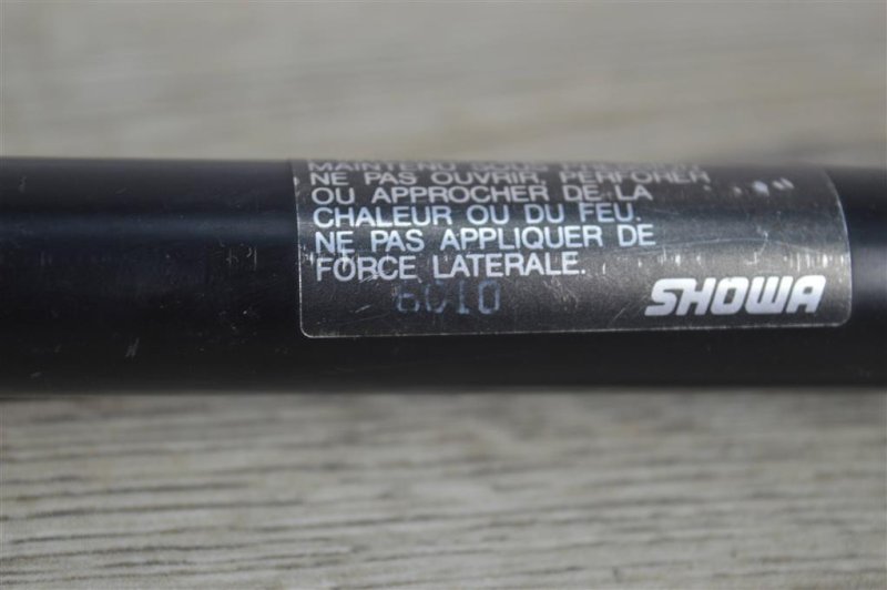 Амортизатор крышки багажника, 1000 рублей, Москва