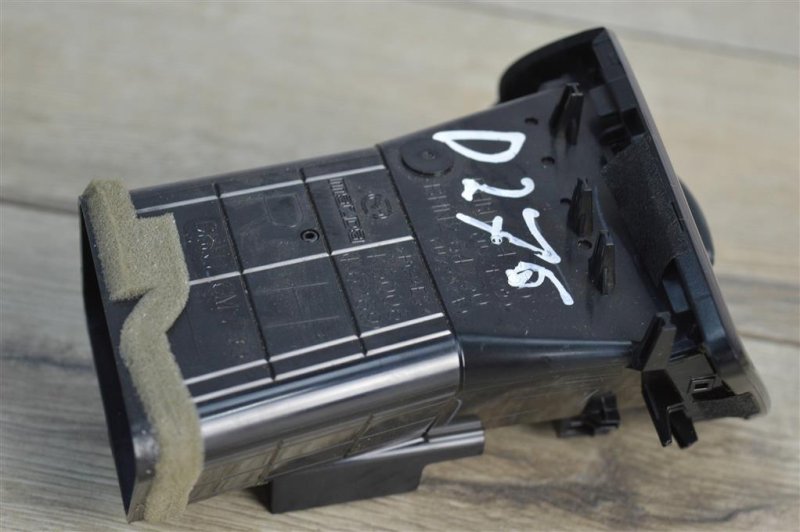 Дефлектор в торпедо, 700 рублей, Москва