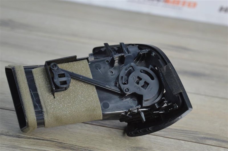 Дефлектор в торпедо, 700 рублей, Москва