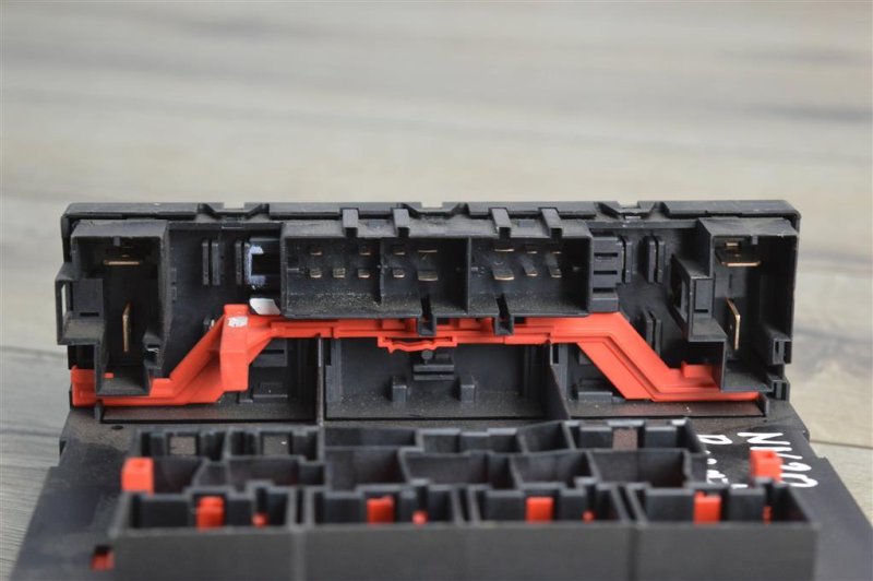 Блок управления бортовой сети, 1000 рублей, Москва