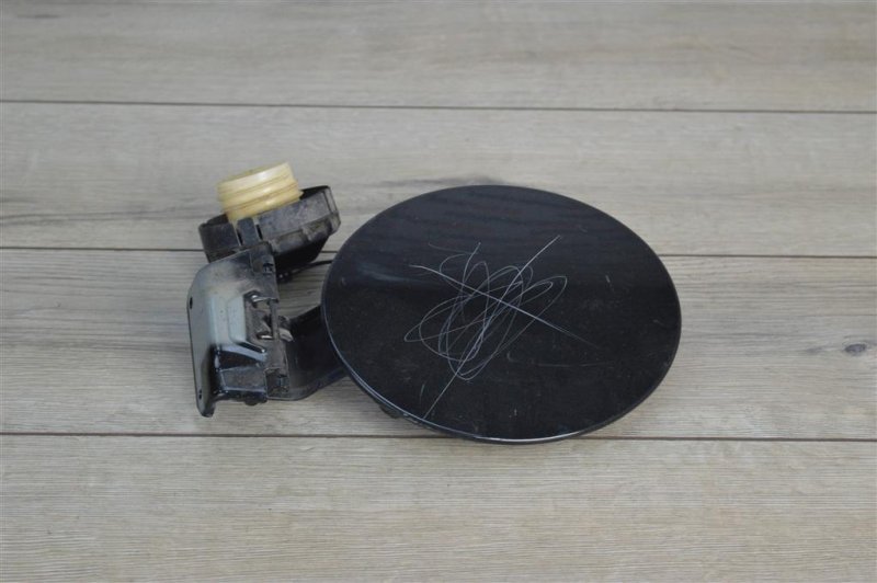 Лючок топливного бака, 500 рублей, Москва