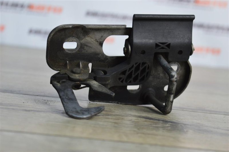 Крюк замка капота, 700 рублей, Москва