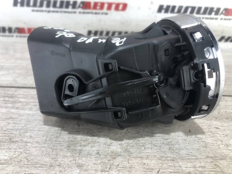 Дефлектор в торпедо, 1000 рублей, Севастополь