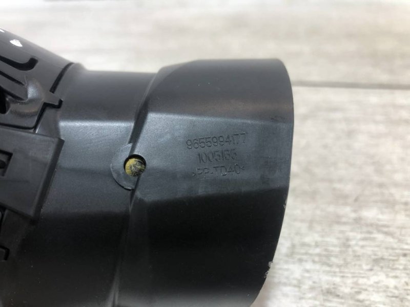 Дефлектор в торпедо, 1000 рублей, Севастополь