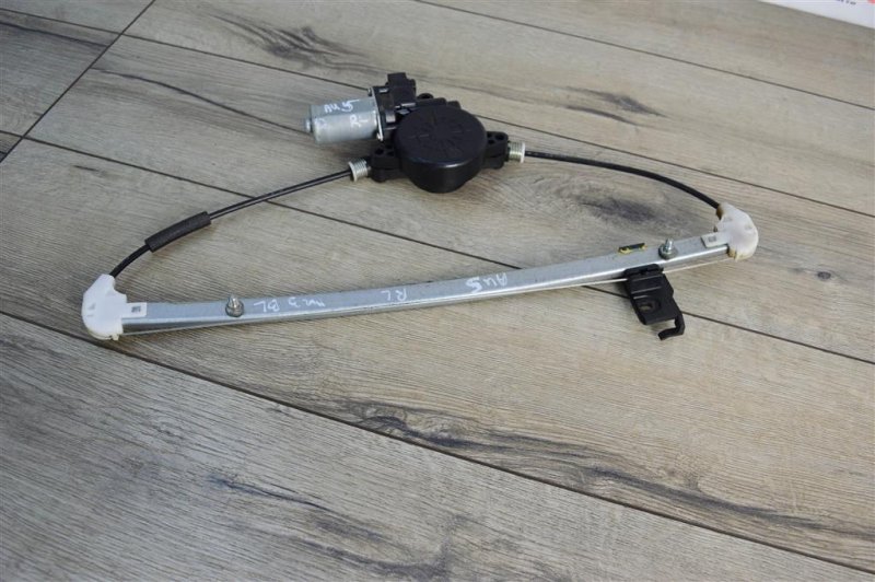 Стеклоподъемник, 400 рублей, Москва