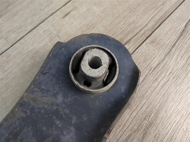 Рычаг передний нижний, 1400 рублей, Москва